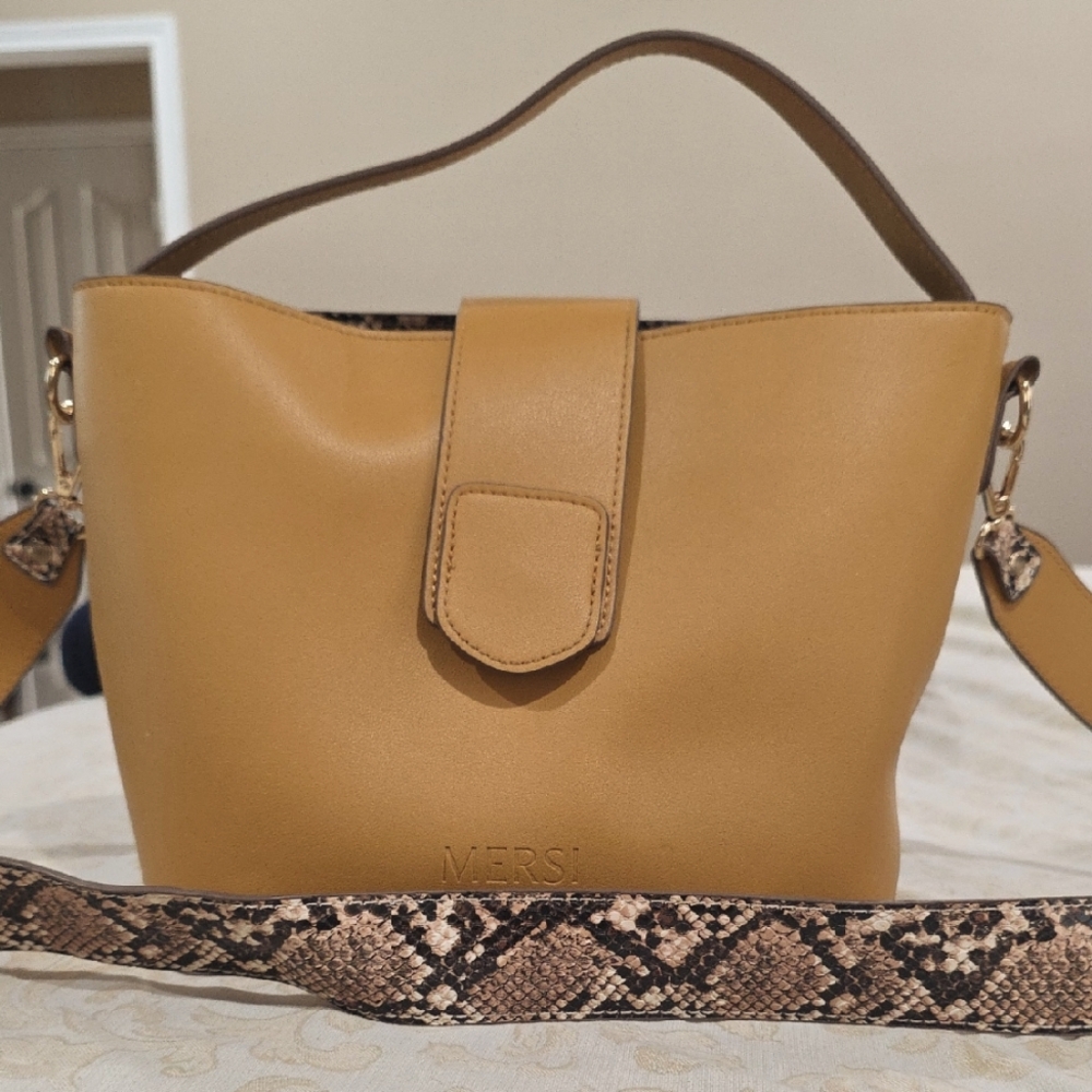 Mustard Tote w/shoulder strap